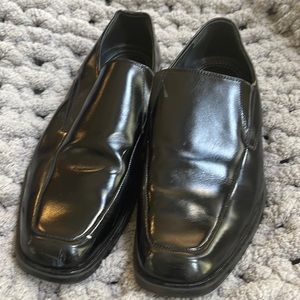Men’s black dress shoes size 9 medium leather upper